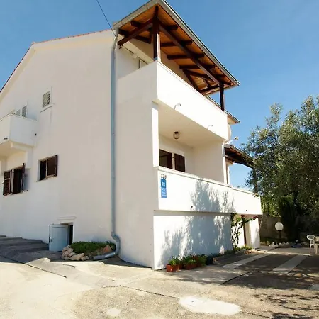 Barbat 4862a Apartment *